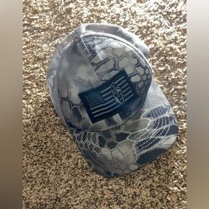 Mens snap on hat